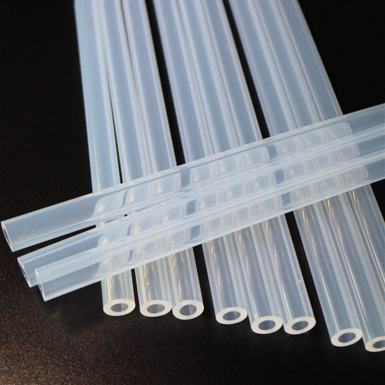 怕矽（guī）膠管異味危害健康？嶸牌橡塑采用（yòng）食品（pǐn）級鉑金硫（liú）化，無異味更安全